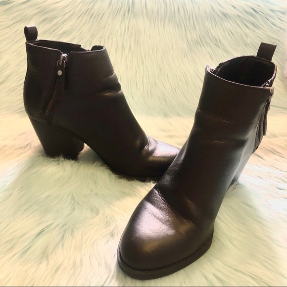 Sz. 9 Black Ankle Boots - Picture 10 of 16